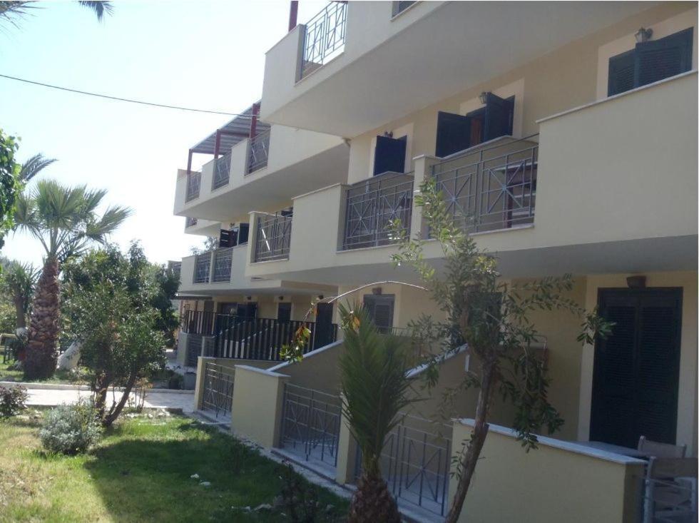 Apolafsi Aparthotel Lixouri Luaran gambar